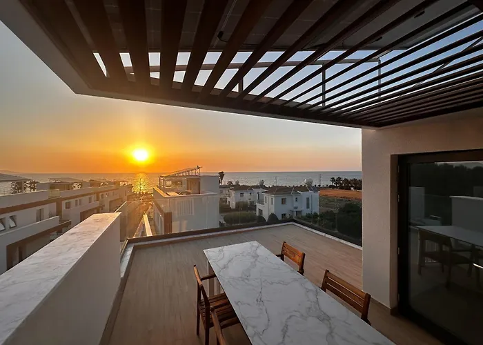 Santa Barbara Seafront Villas W Jacuzzi Pool