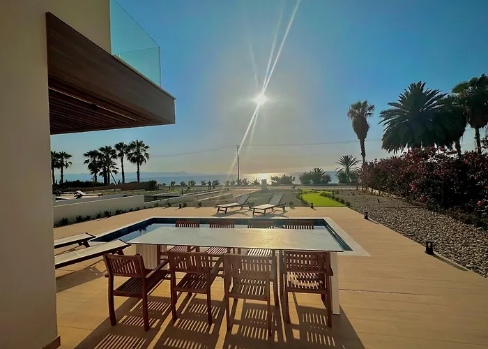 Santa Barbara Seafront Villas W Jacuzzi Pool