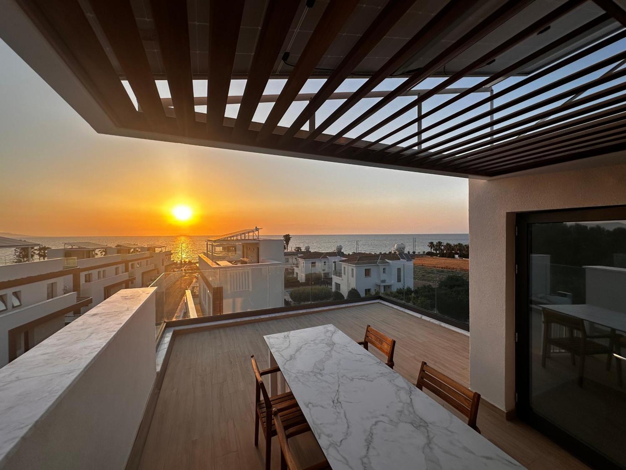 Santa Barbara Seafront W Jacuzzi Pool Βίλα